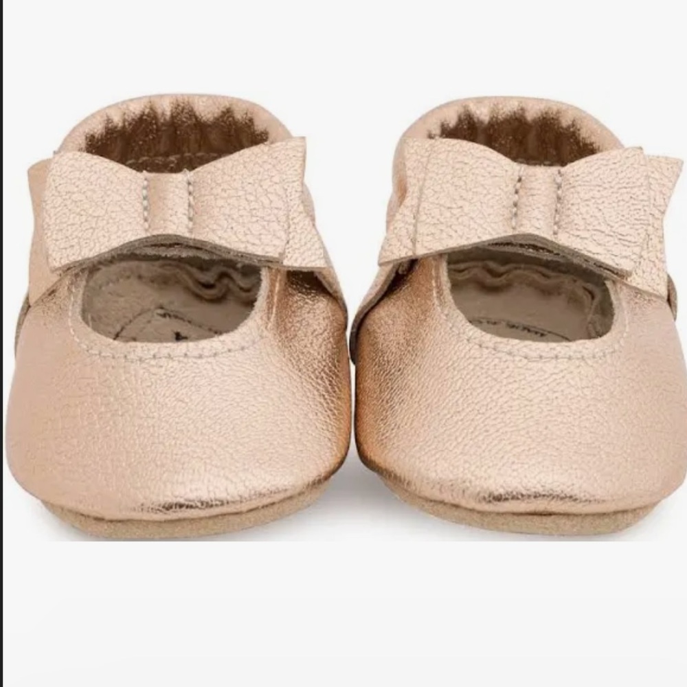 New in box Bird Rock Baby rose gold bow moccasins size 3 - Picture 2 of 8